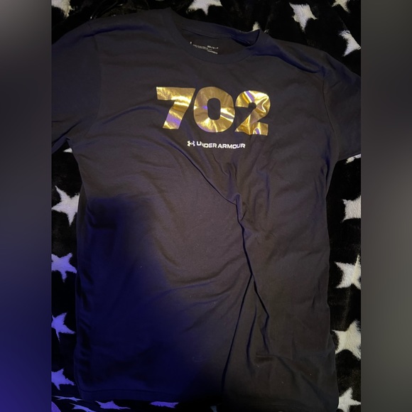 Black and gold under amour 702 Las Vegas shirt only has been worn once ! Size M - Picture 1 of 3
